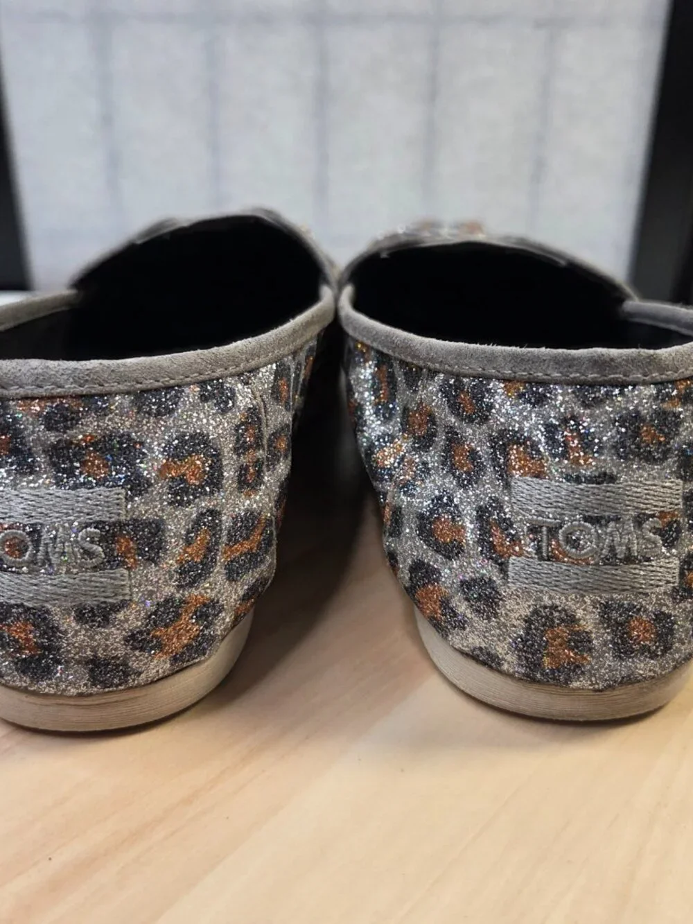 TOMS Classic Silver Glitter Cheetah Alpargata Shoes Women US 8